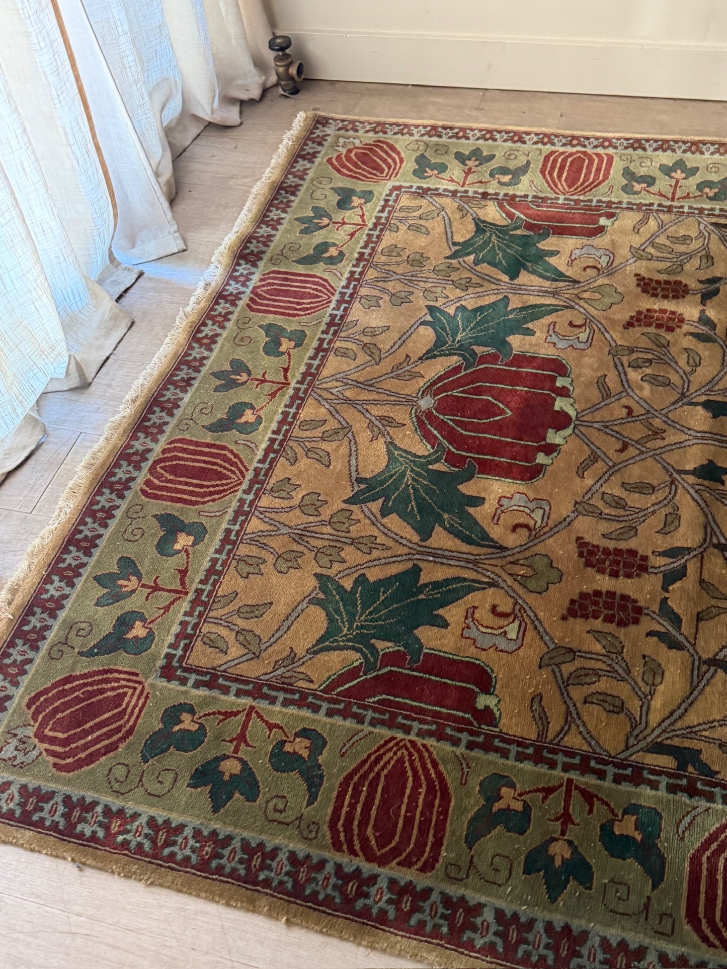 Northern Indian Arts & Crafts rug
