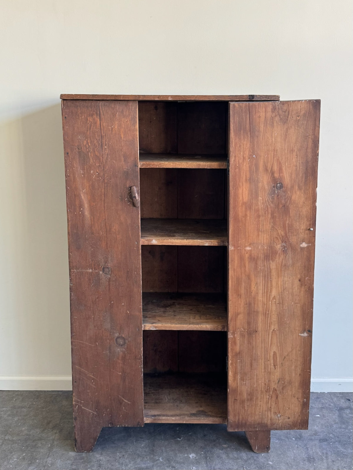 Pennsylvania Federal pine cupboard
