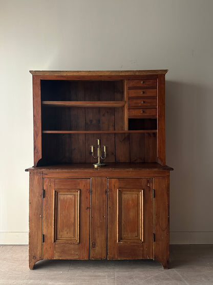 Pine hutch
