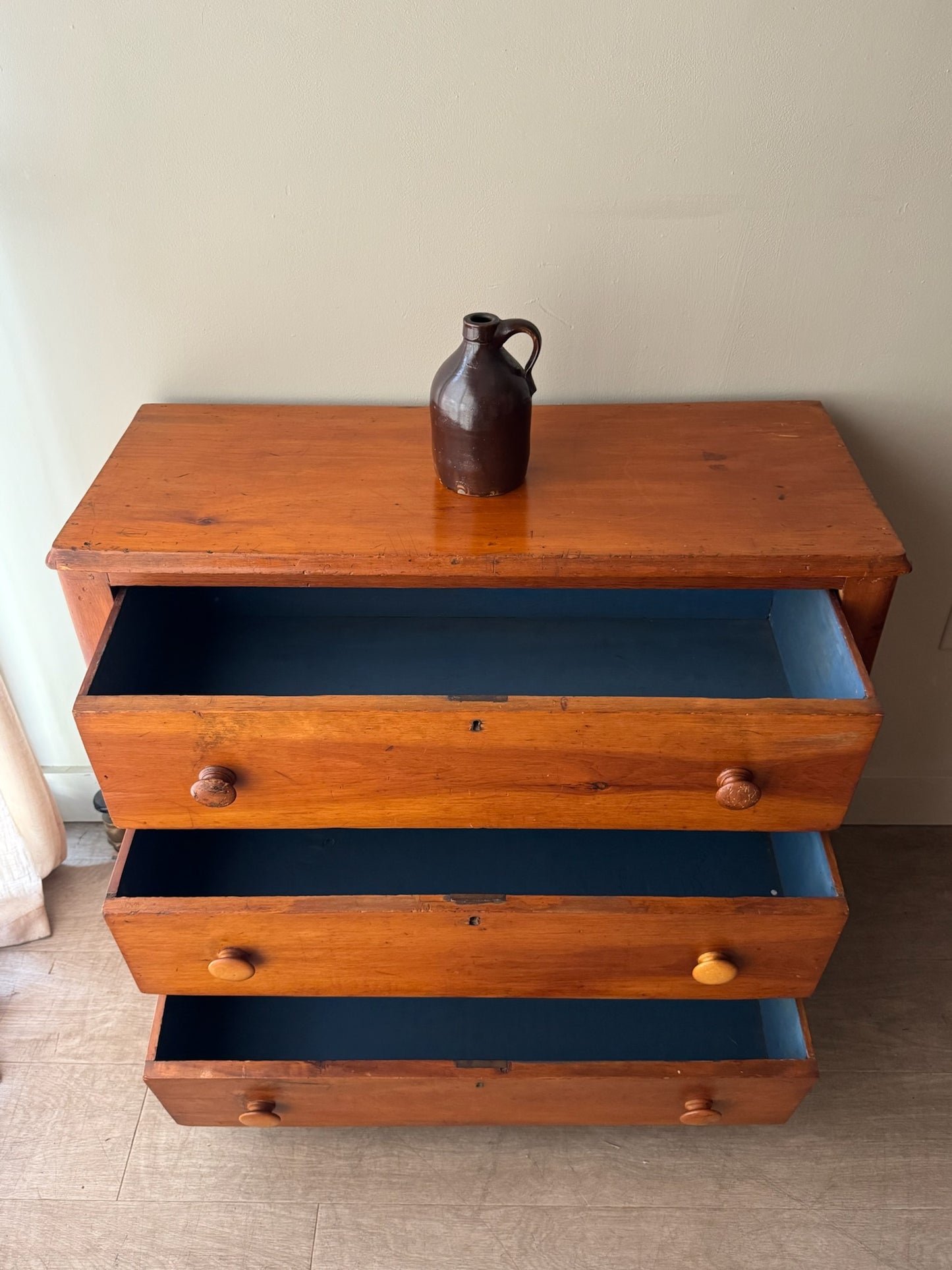 Pine 3 drawer dresser