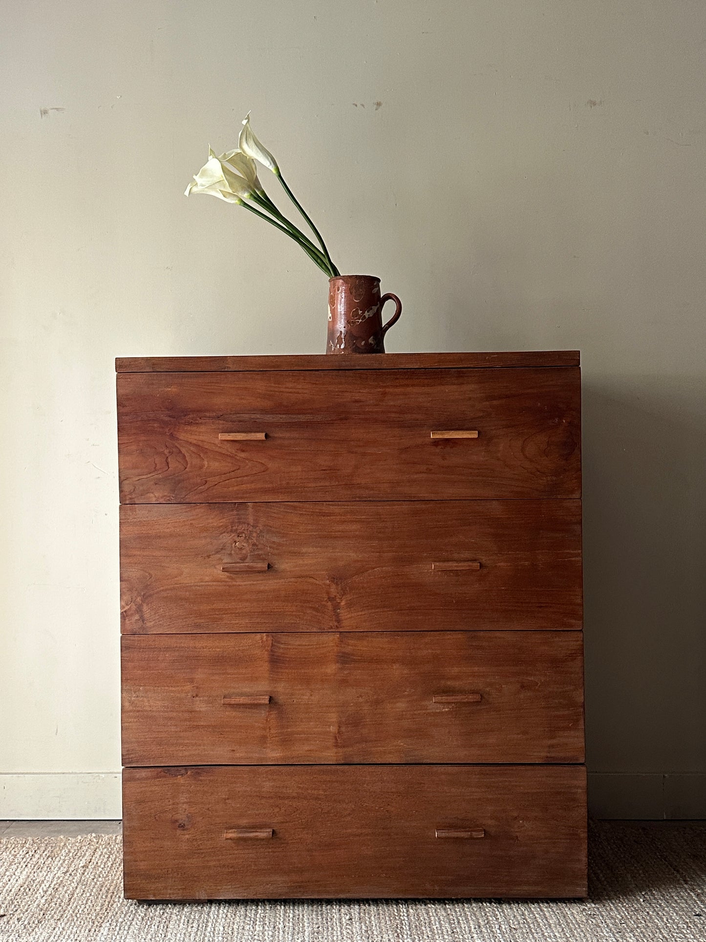 Pine dresser