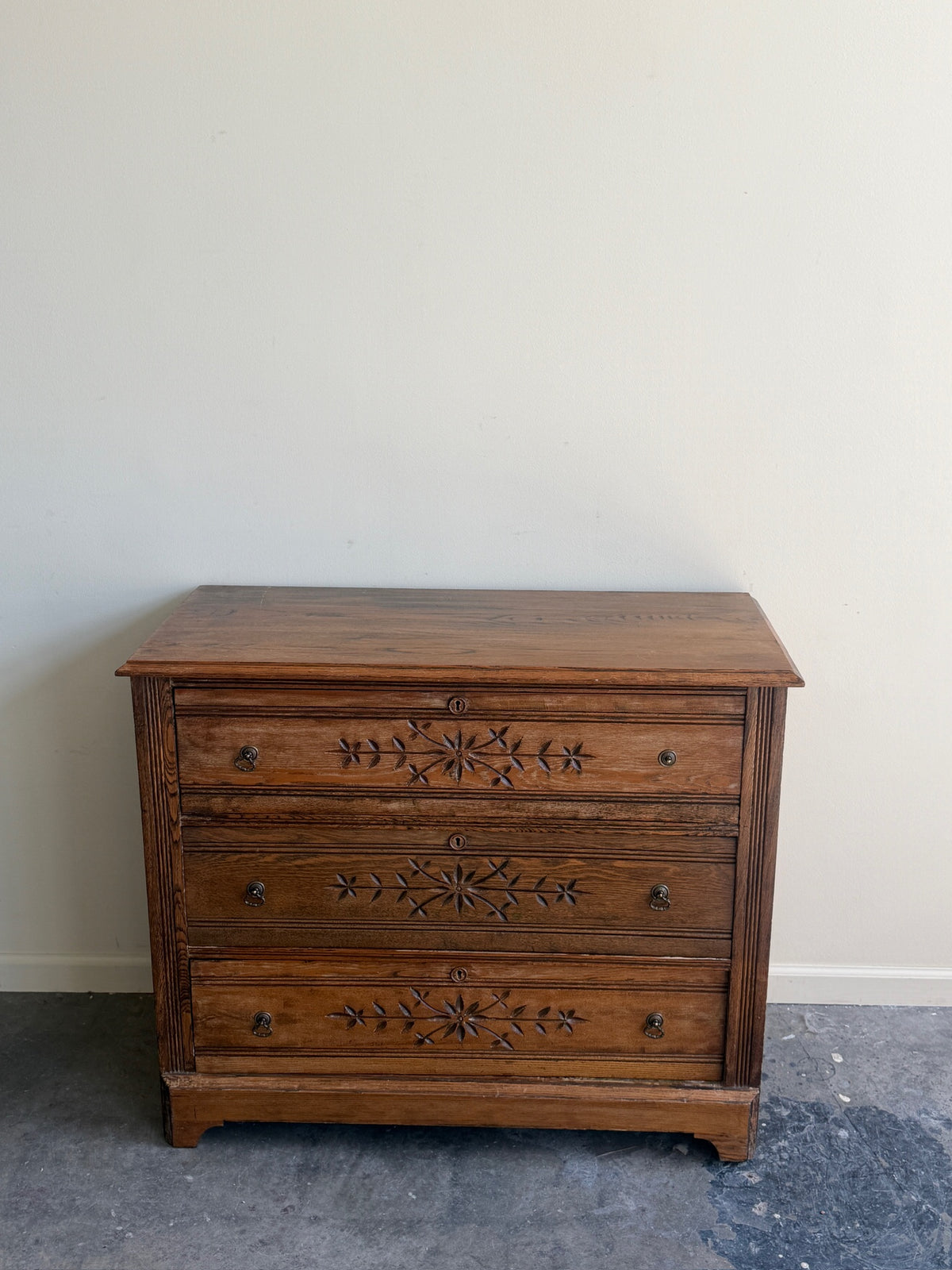 Eastlake oak 3 drawer dresser