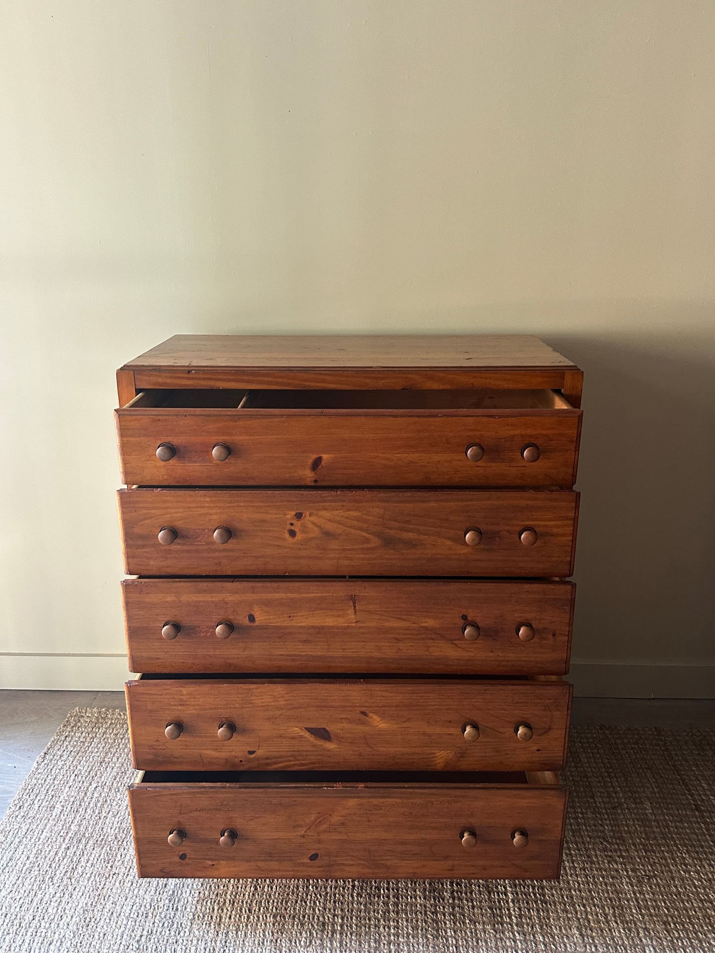 Pine dresser