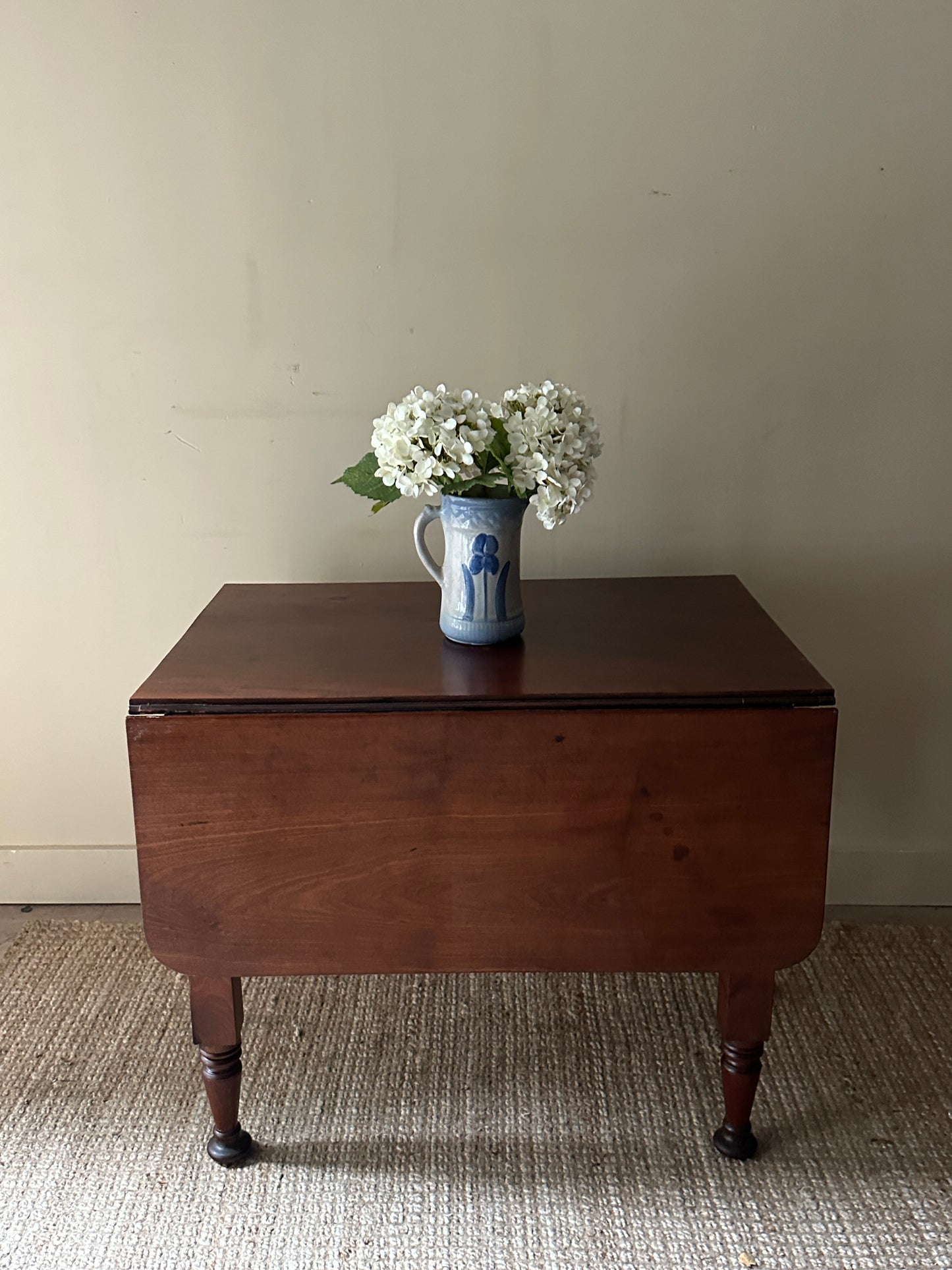 Pine drop leaf table