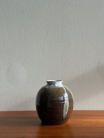 Southern stoneware vase