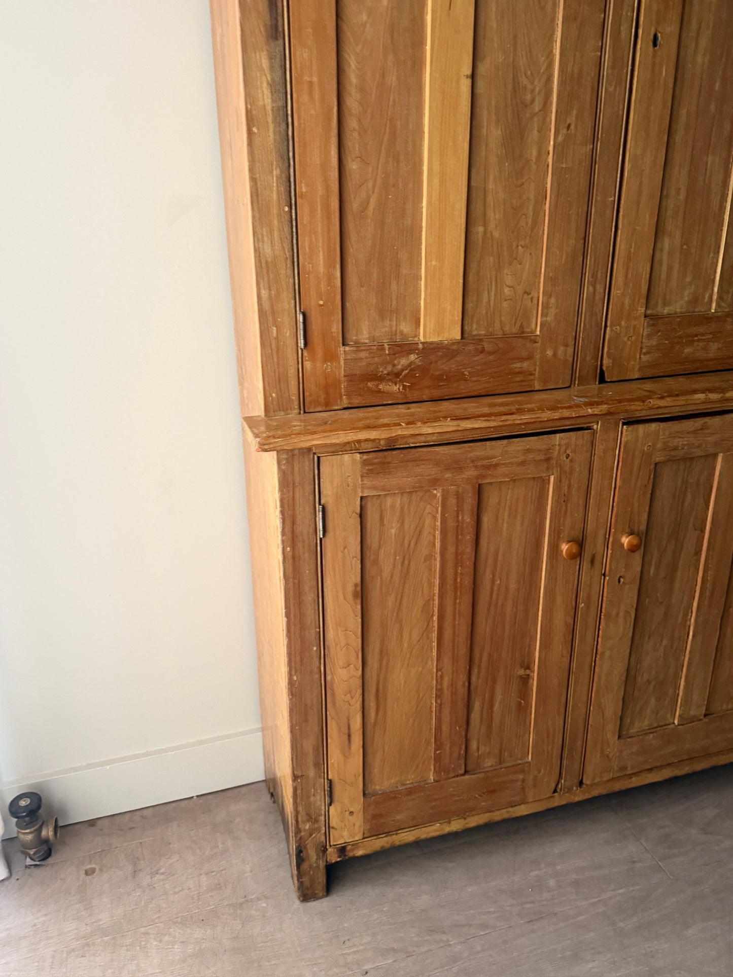 Pennsylvania Federal pine one piece stepback cupboard
