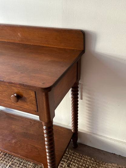 Spool leg pine washstand