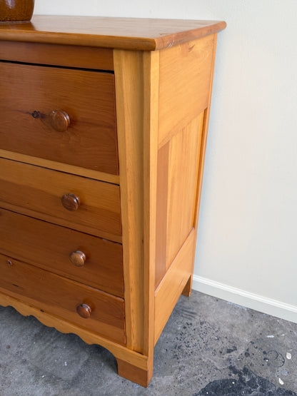 Pine dresser