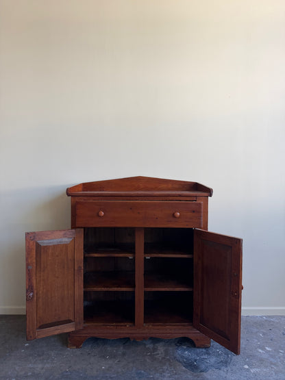 Mid-Atlantic Federal yellow pine jelly cupboard