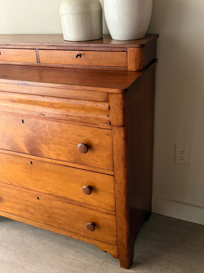 Pine dresser