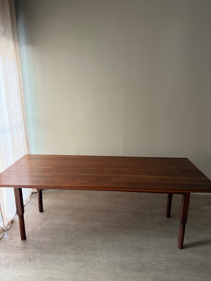 Walnut harvest table