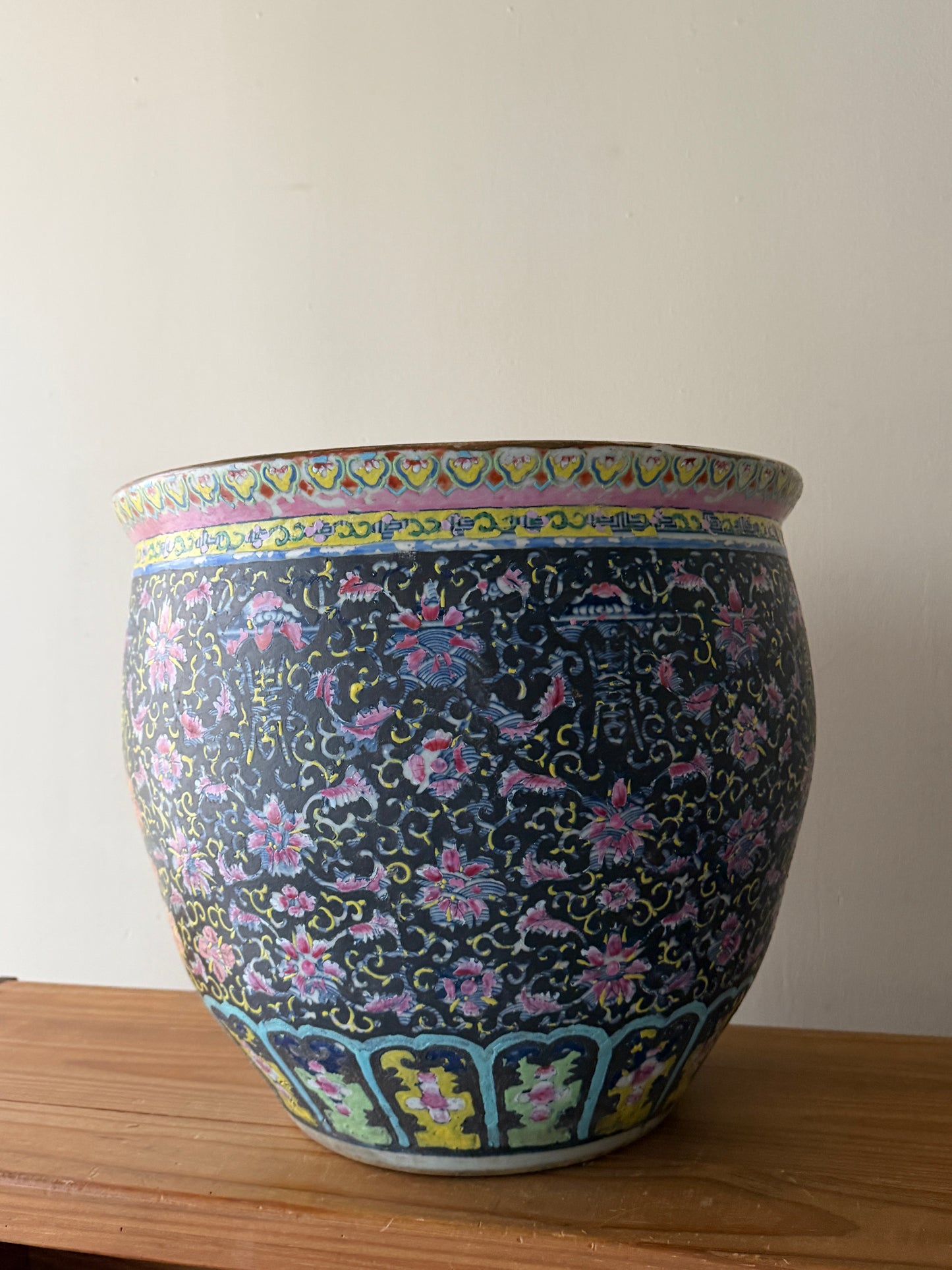Large ceramic pot