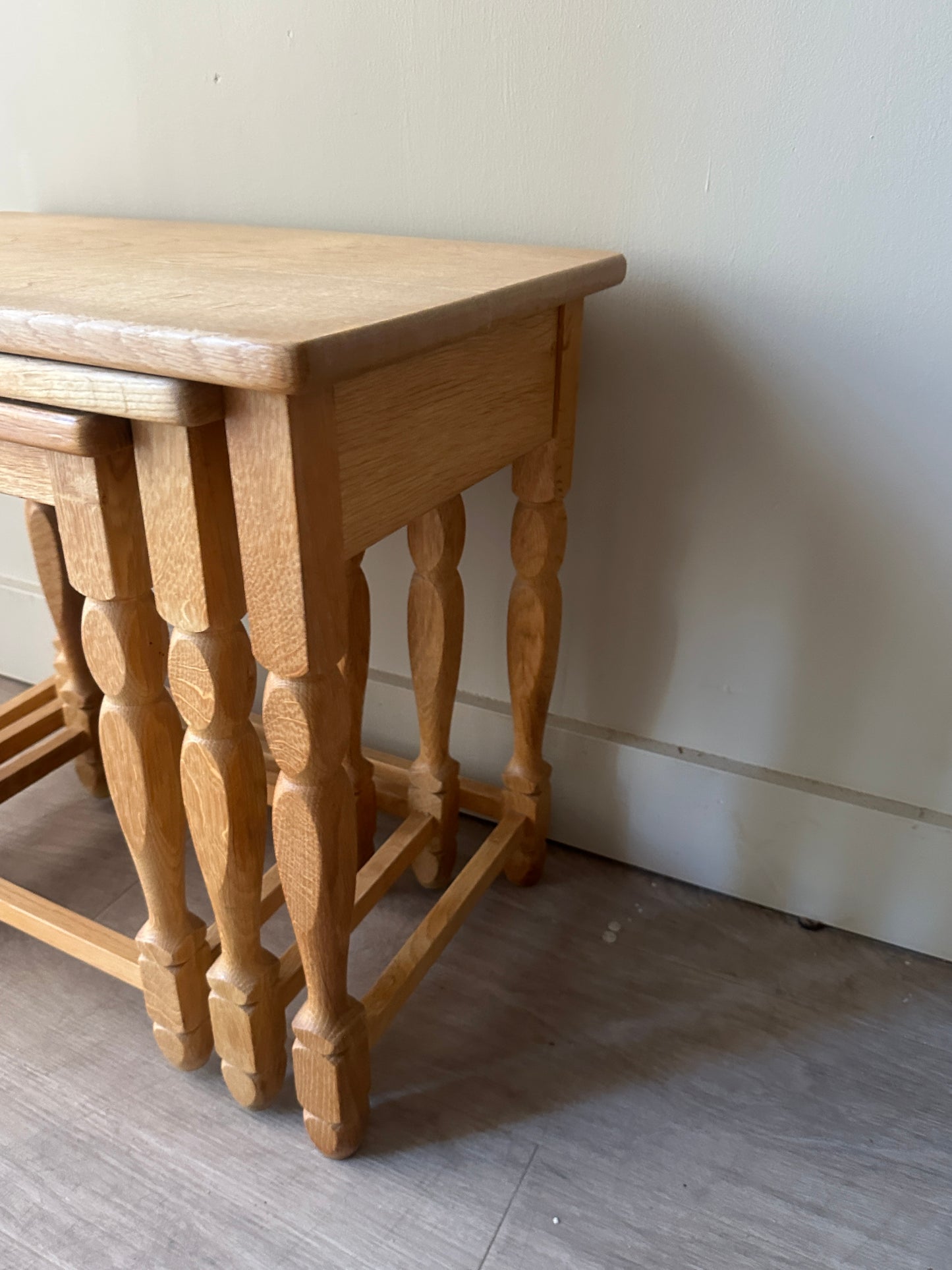 White oak nesting tables