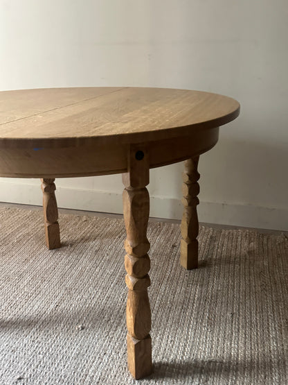 Oak dining table with leaves