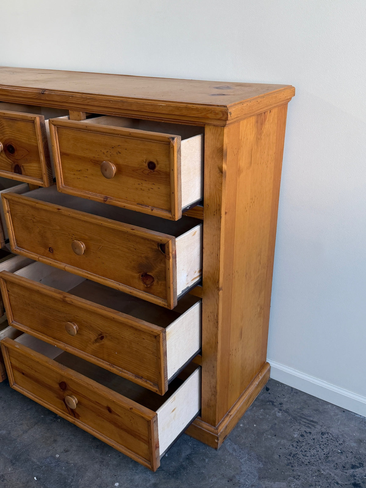 Pine 9 drawer dresser