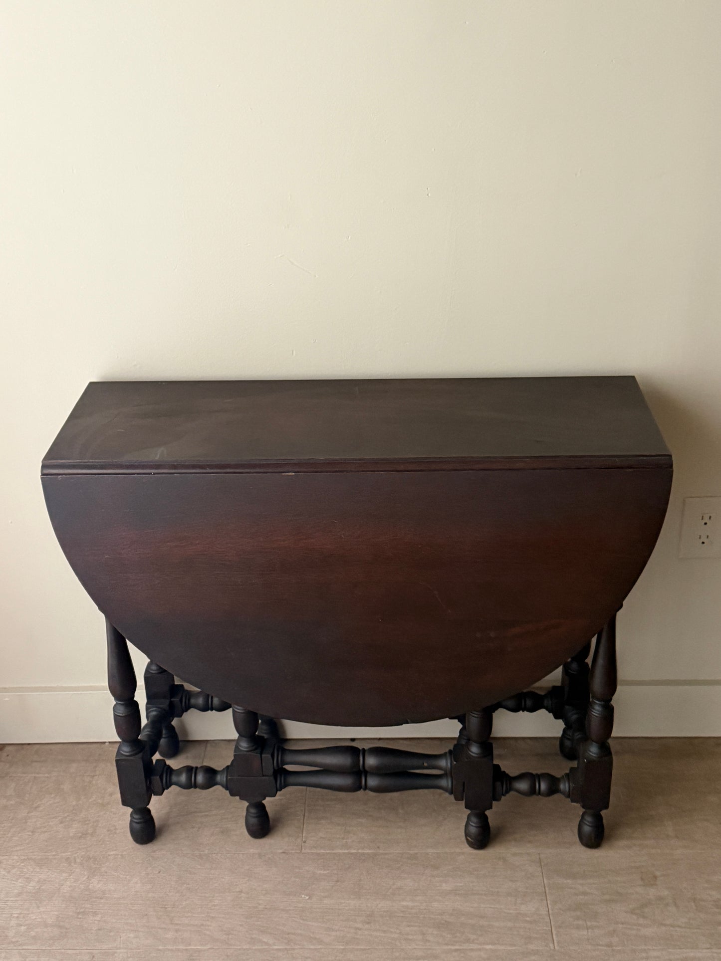Oak gate leg table