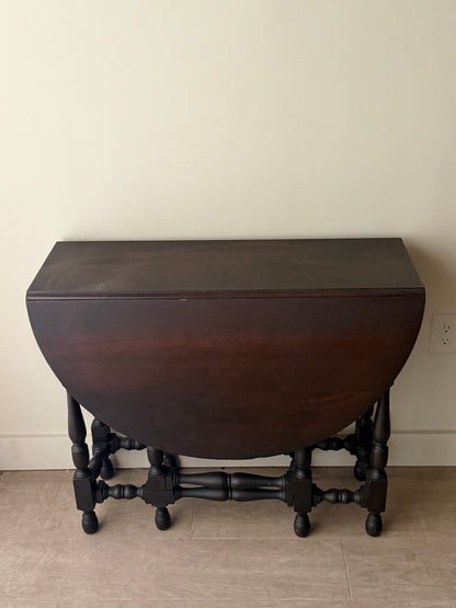 Oak gate leg table