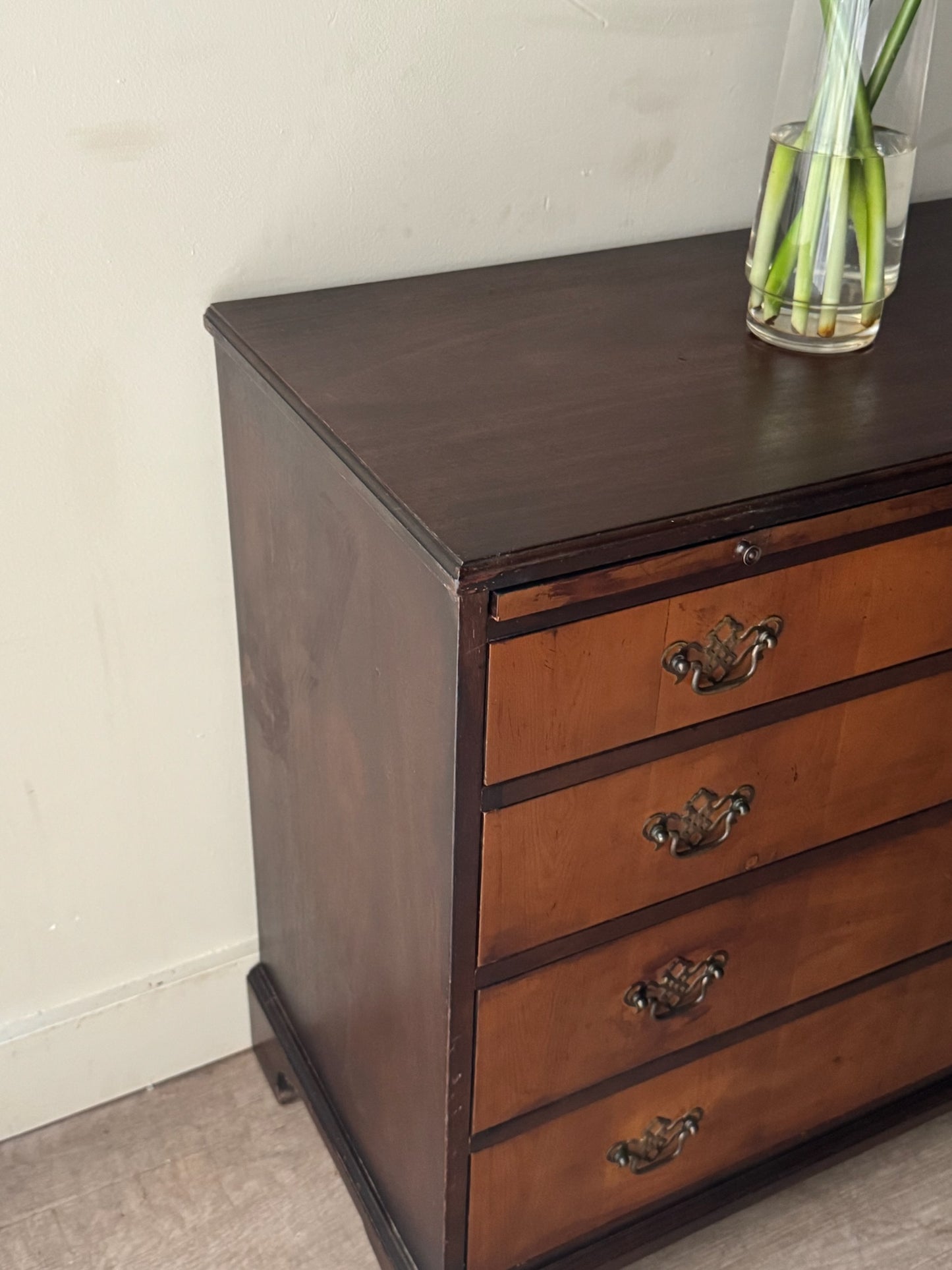 Small mahogany dresser with dressing slide