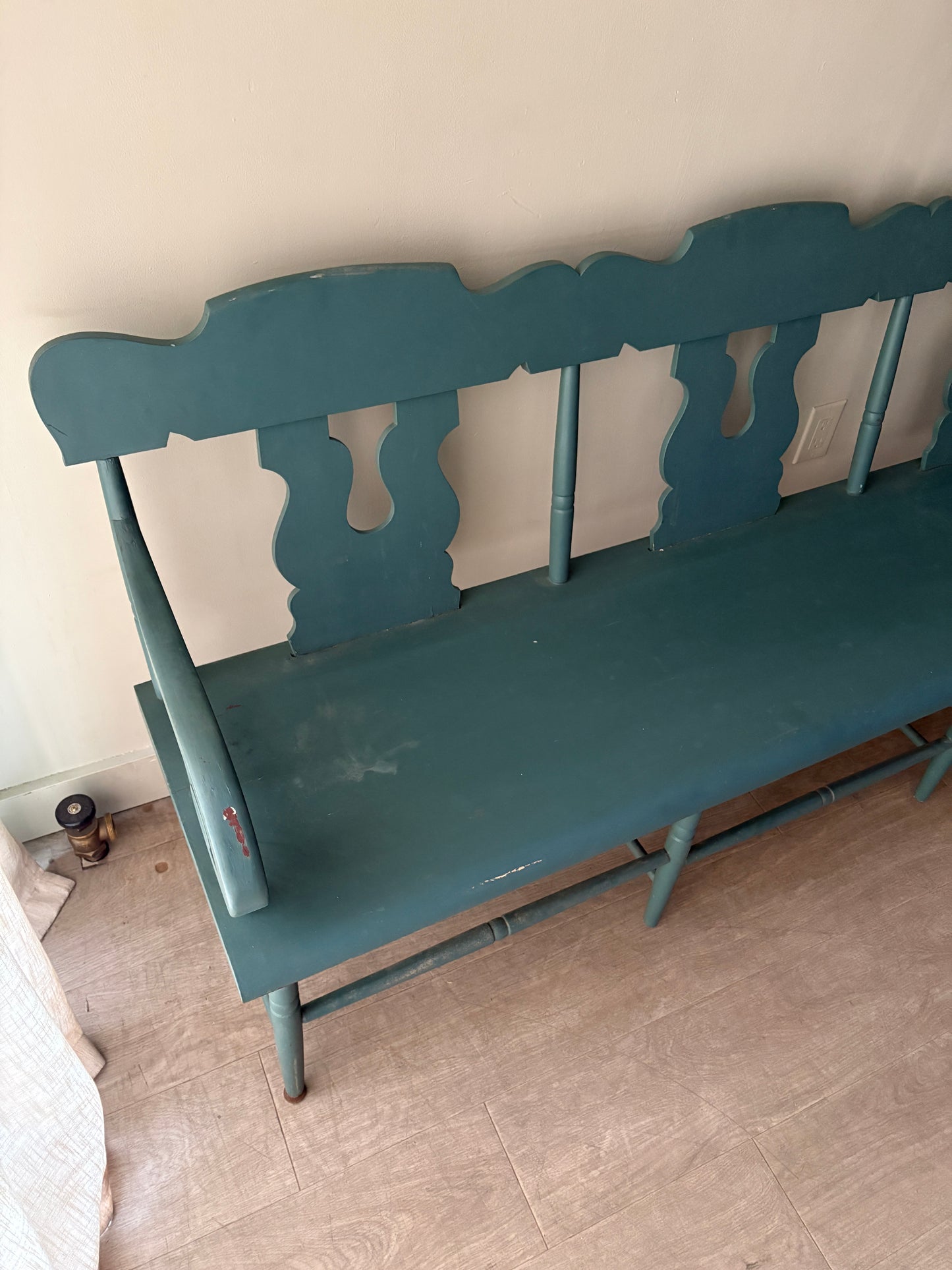 Farmhouse painted deacon’s bench