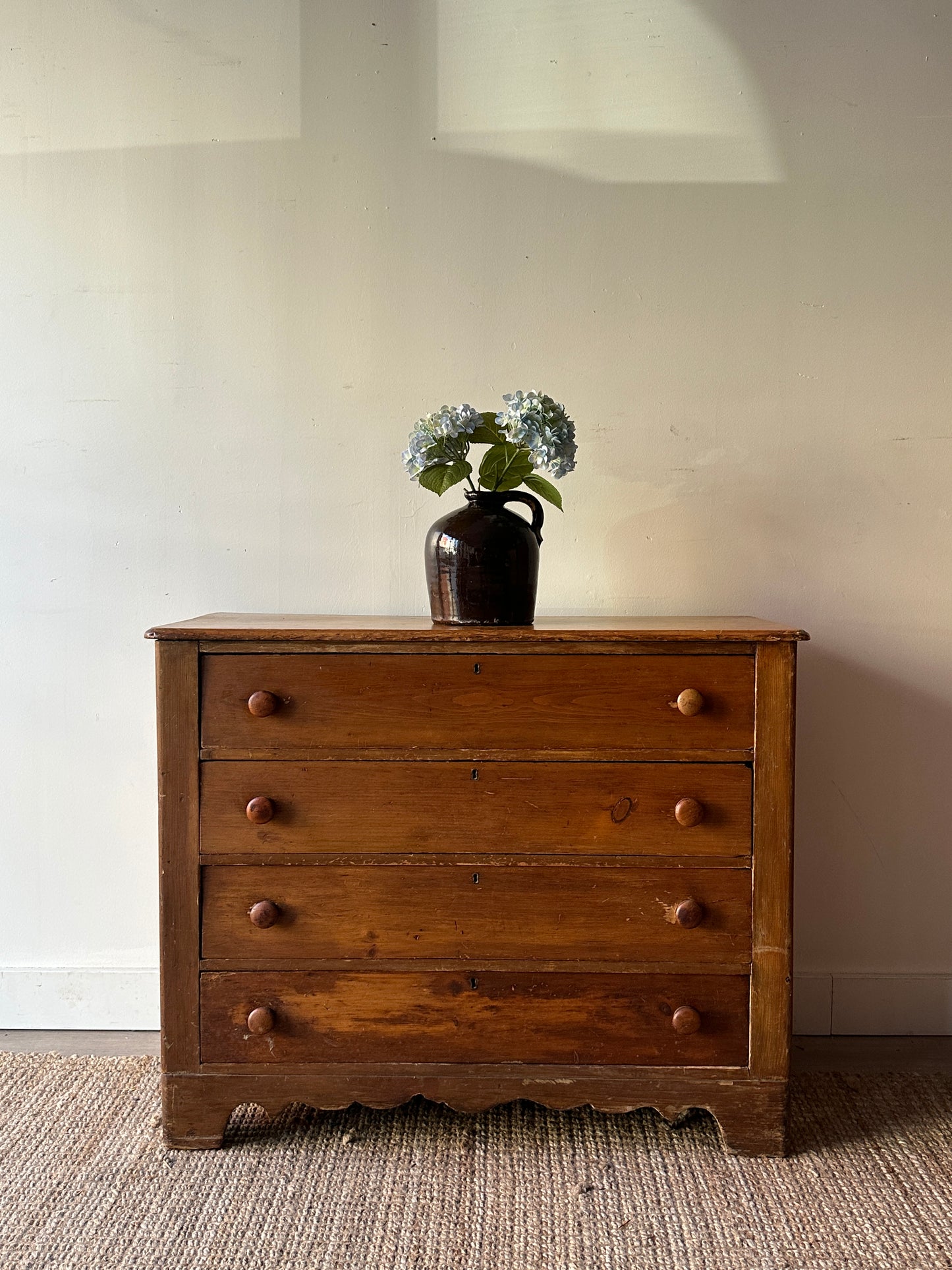 Cottage pine dresser