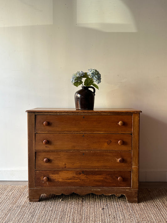 Cottage pine dresser