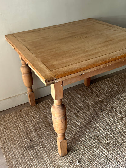 Pine extension dining table