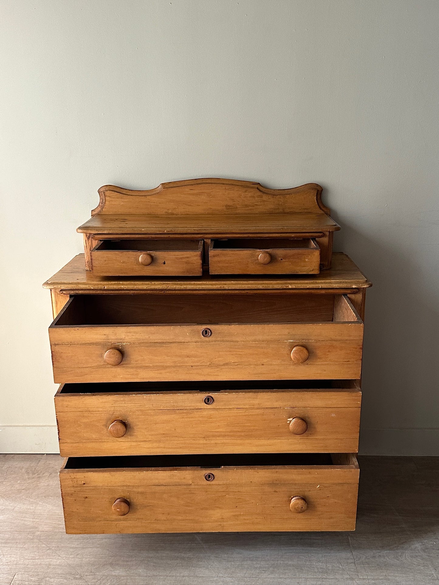 Pine empire dresser