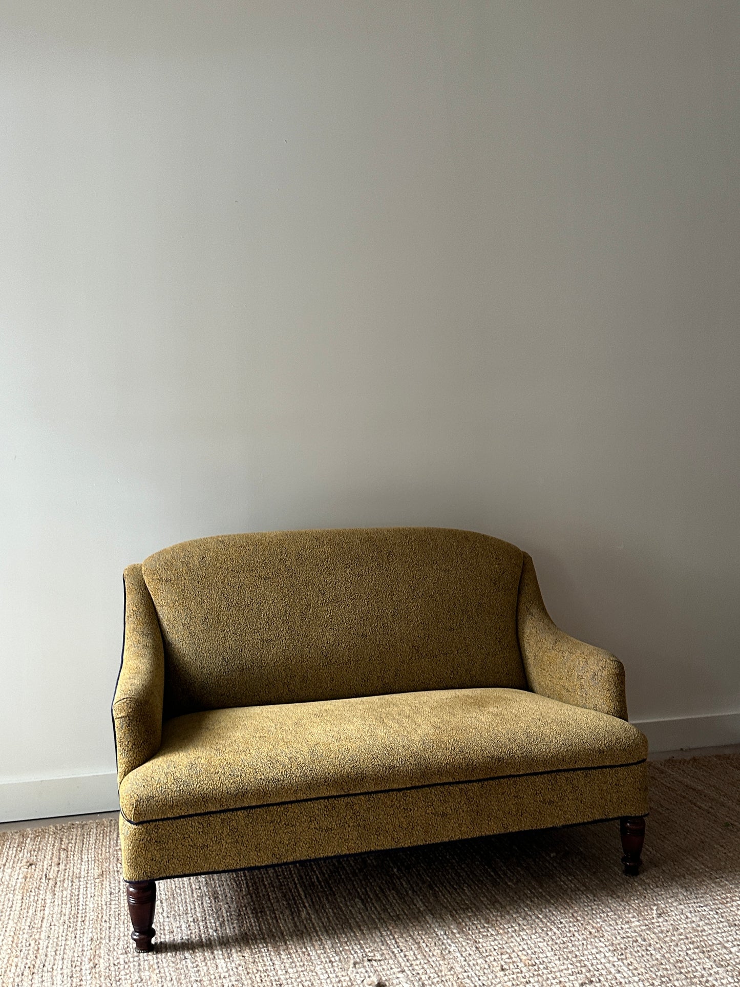 Brocade settee with navy piping