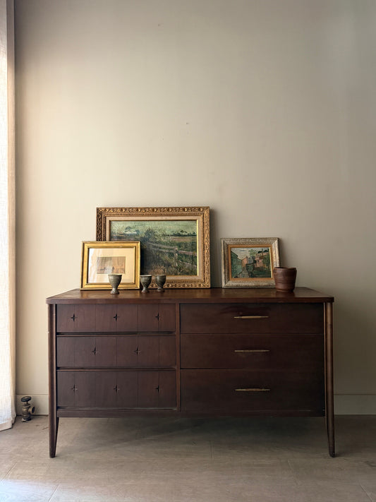 Broyhill walnut 6 drawer dresser