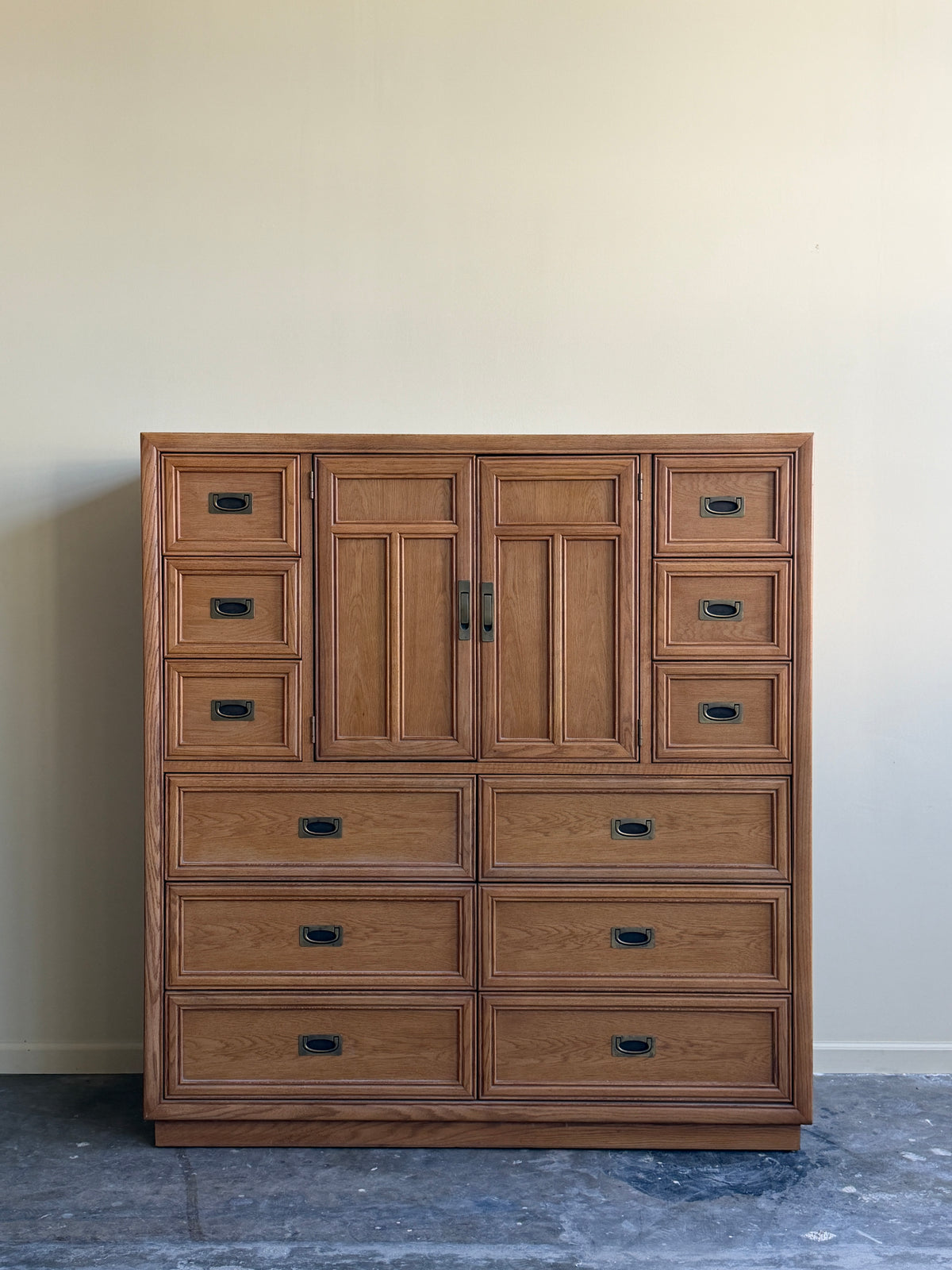 Stanley oak campaign XL dresser