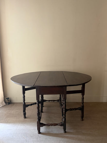 William & Mary oak gate leg table