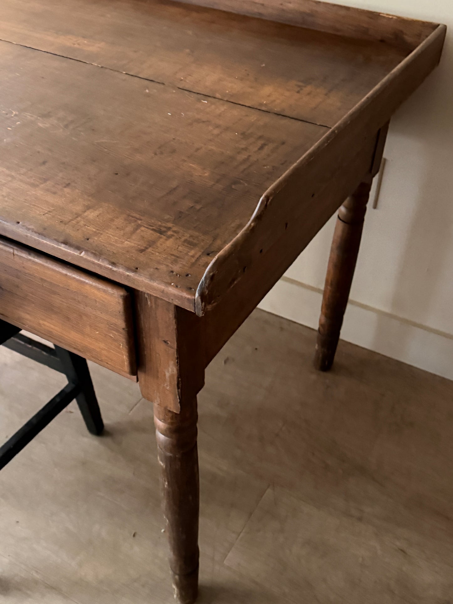 Pine desk