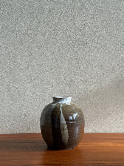 Southern stoneware vase