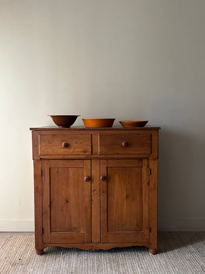 Pine jelly cabinet