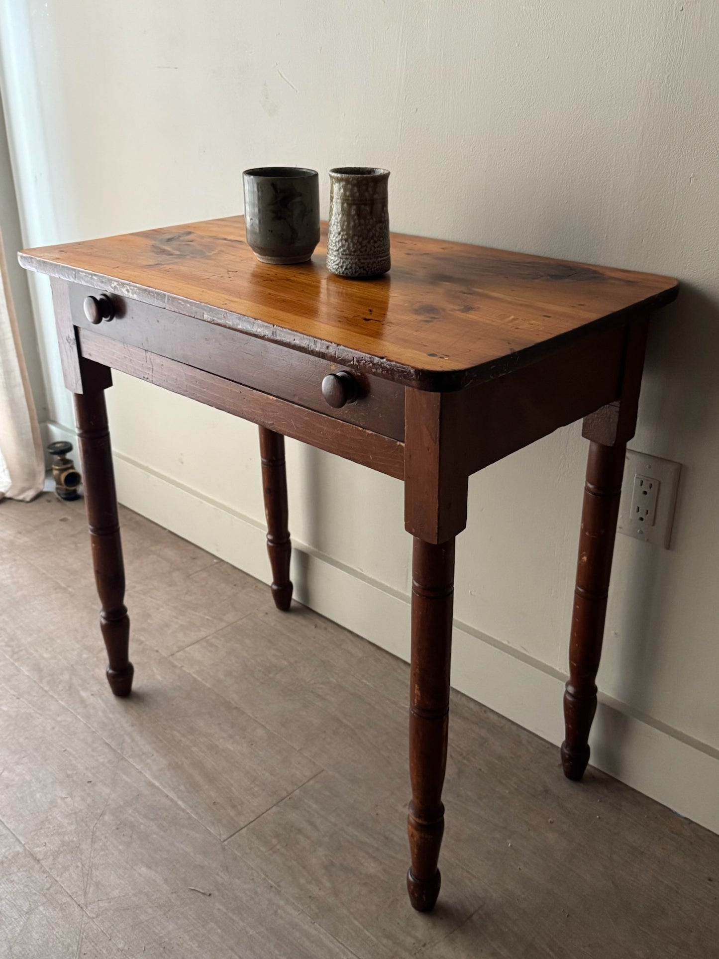 Pennsylvania Sheraton pine side table