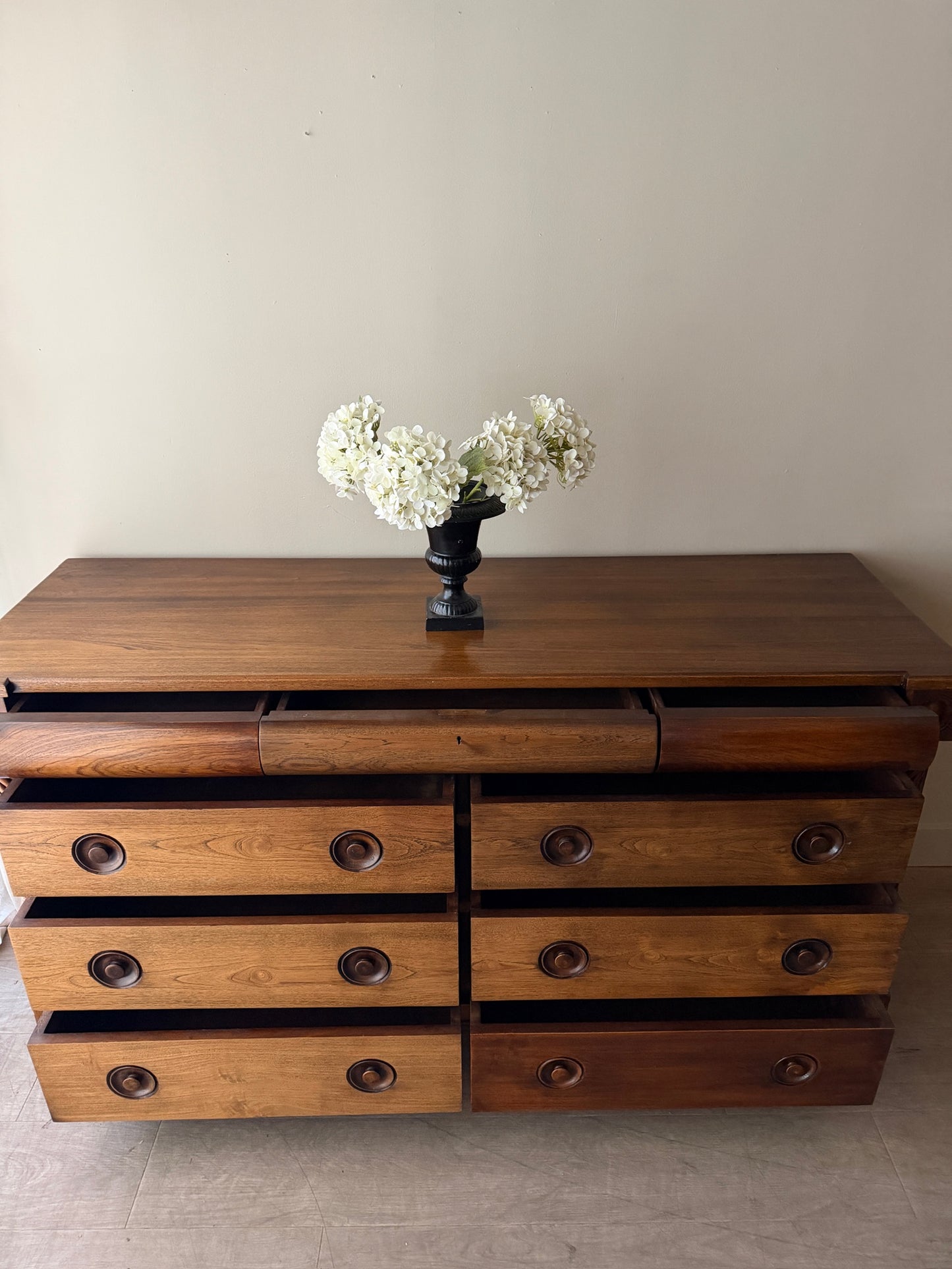 Oak 6 drawer sideboard