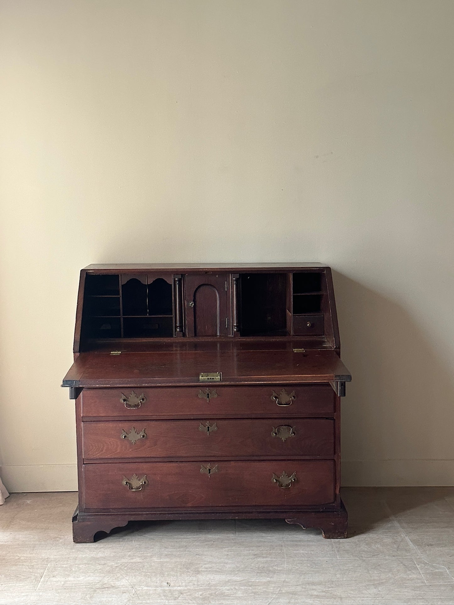 Pine secretary dresser