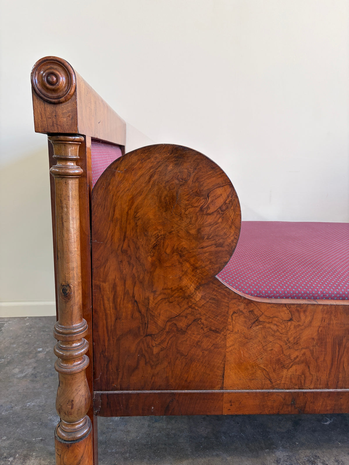 Biedermeier Circassian Walnut Daybed