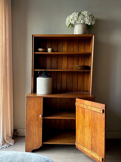 Pine hutch