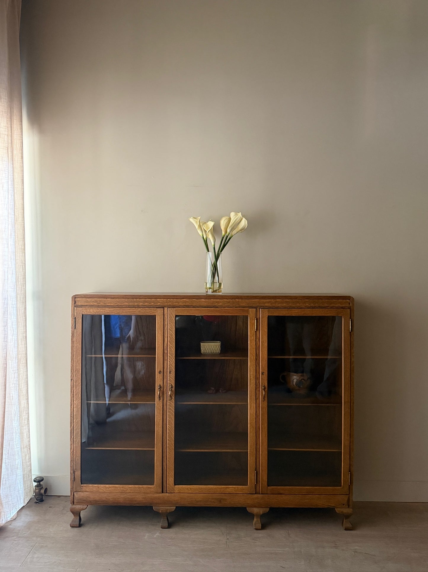 Golden oak 3 door display cabinet