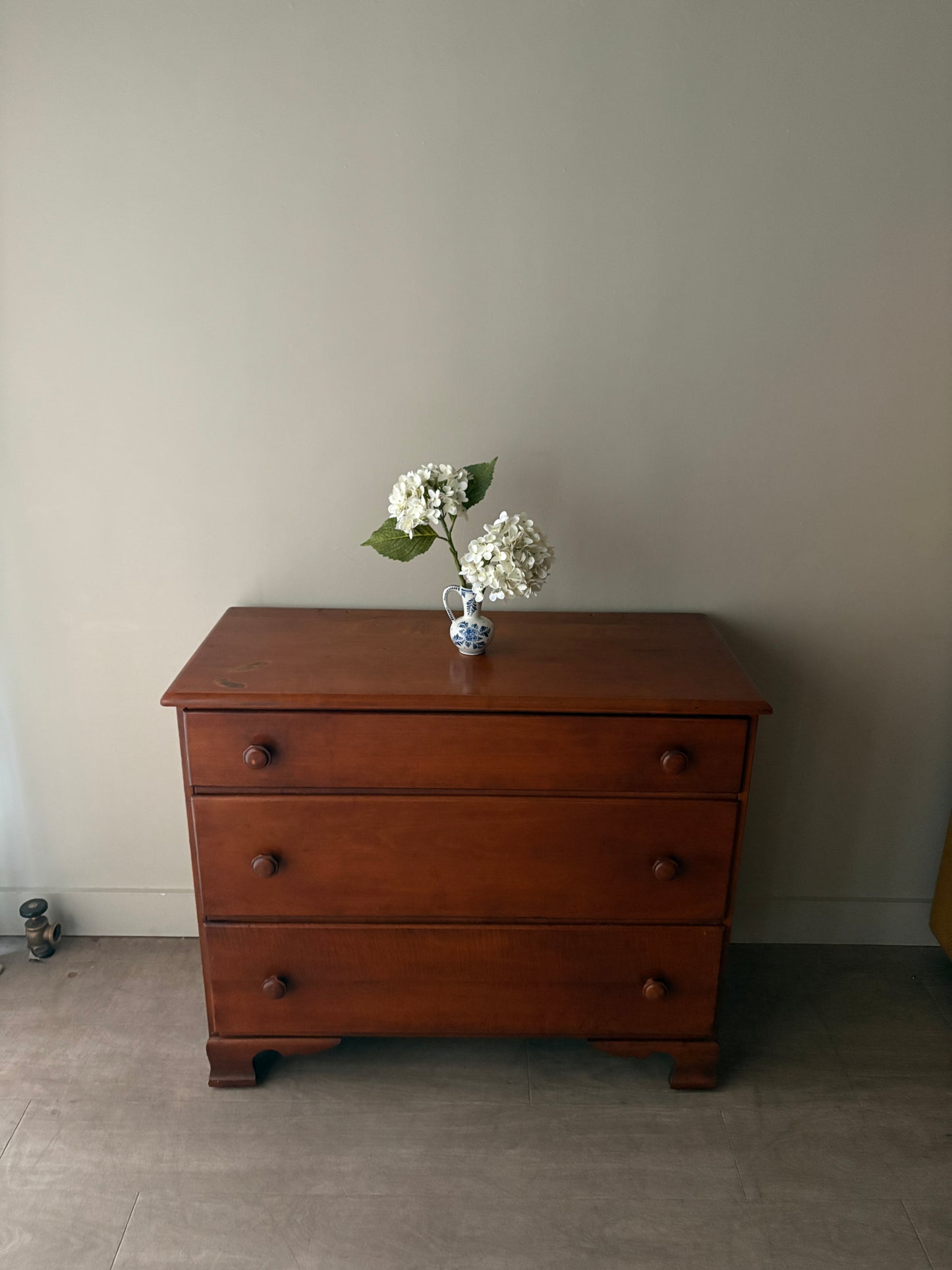 Maple 3 drawer dresser