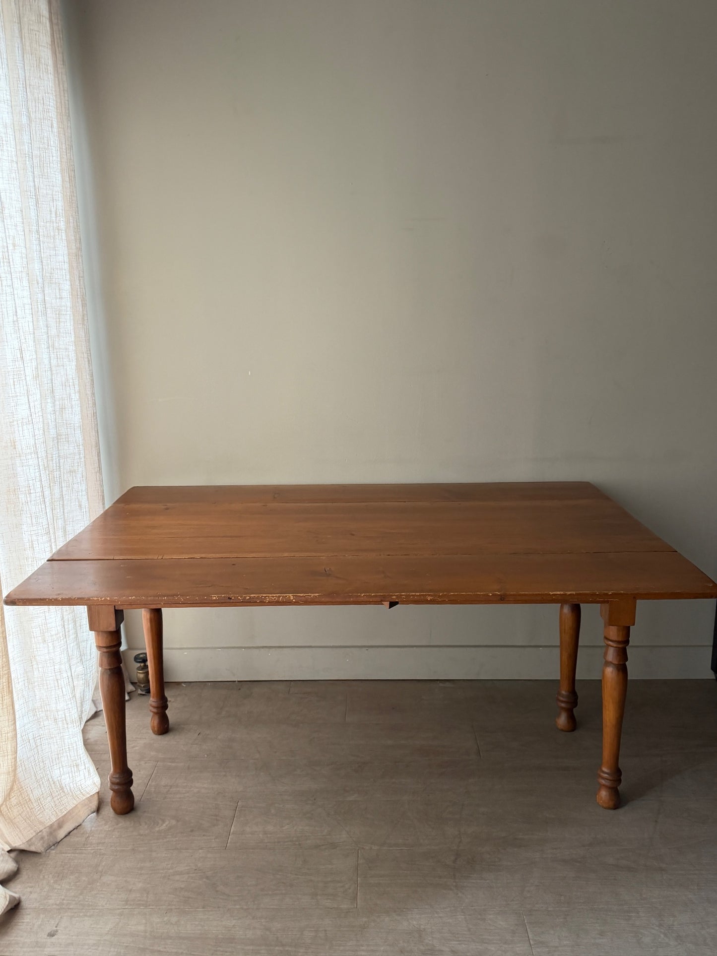 Pennsylvania Sheraton pine harvest table
