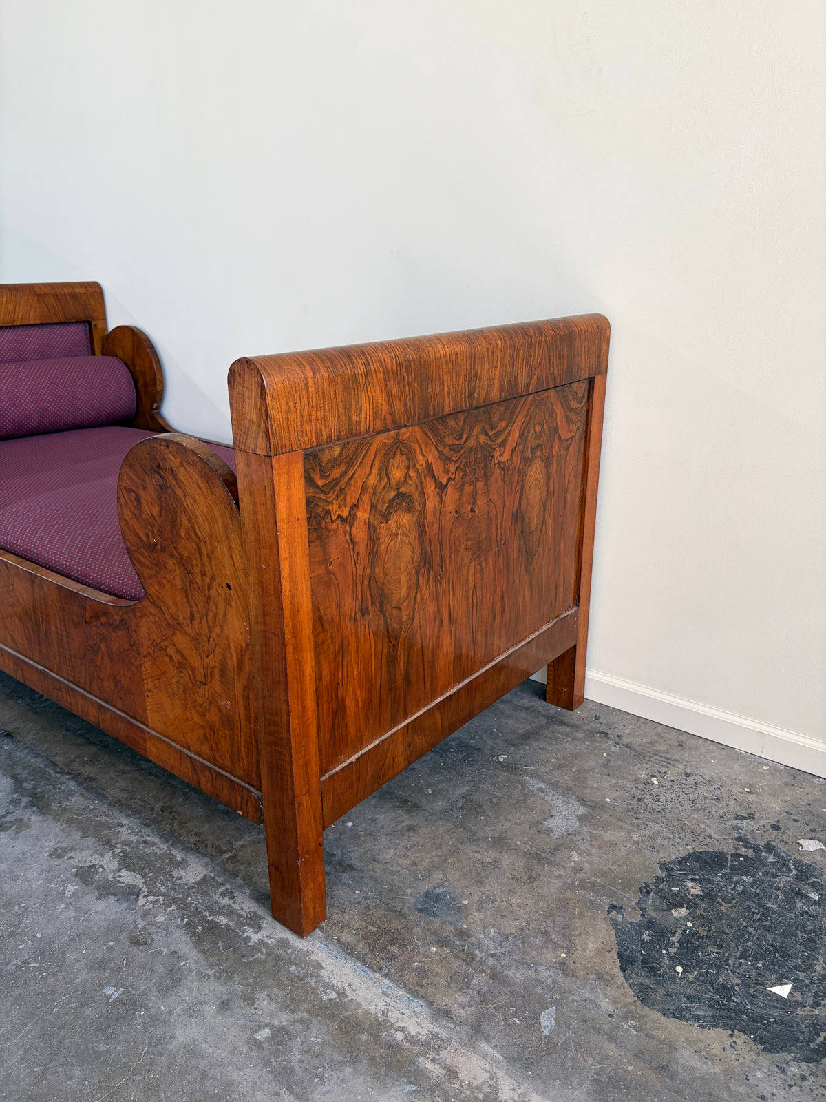 Biedermeier Circassian Walnut Daybed