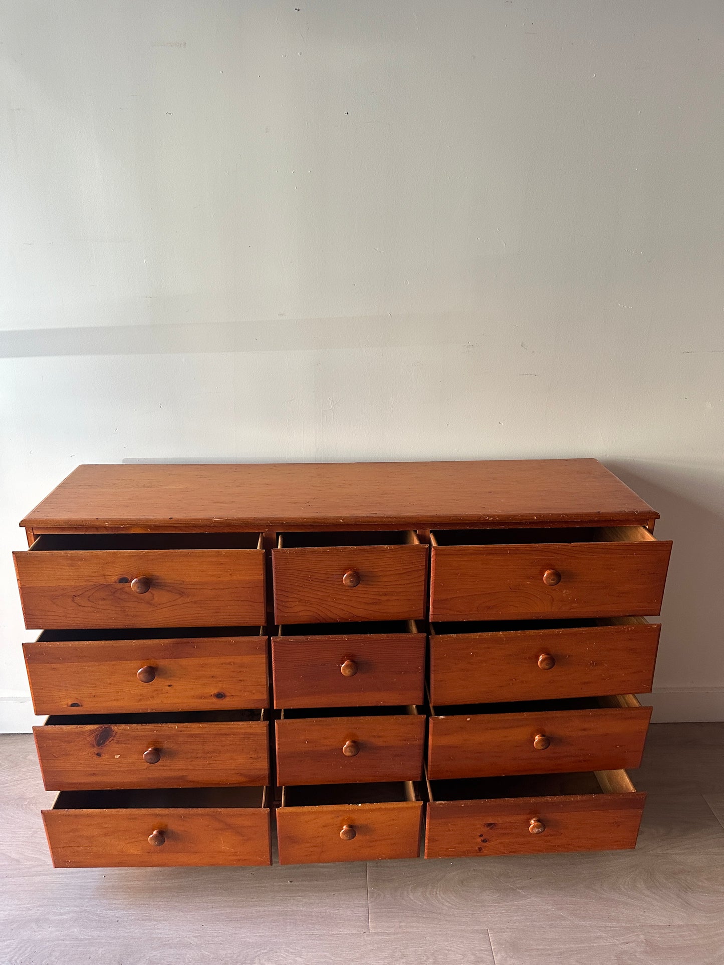 Pine dresser