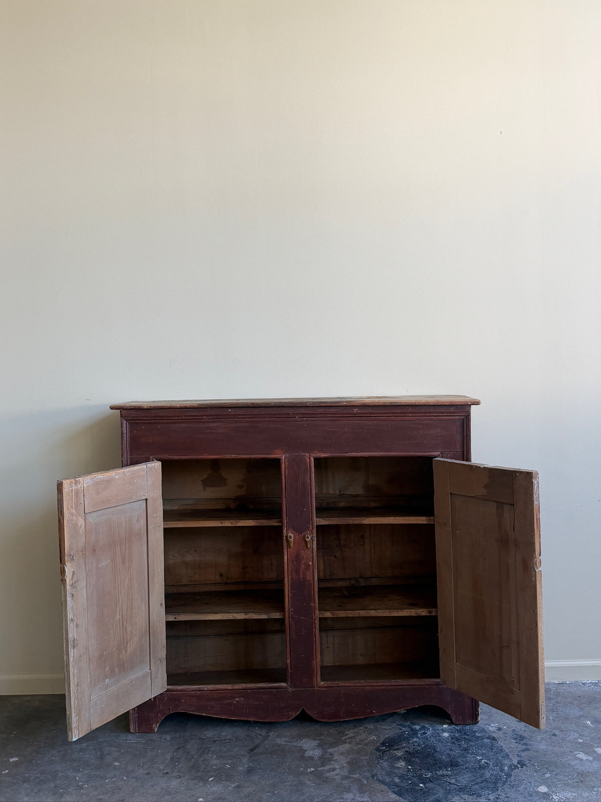 Pennsylvania Federal painted pine cupboard