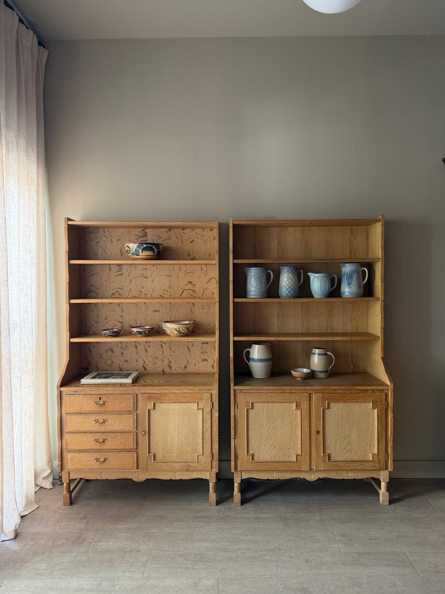 Egereoler Norwegian oak hutch (right)