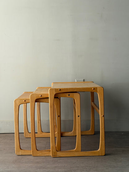 Oak nesting tables