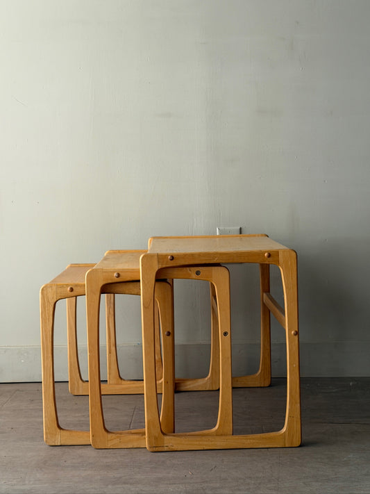Oak nesting tables