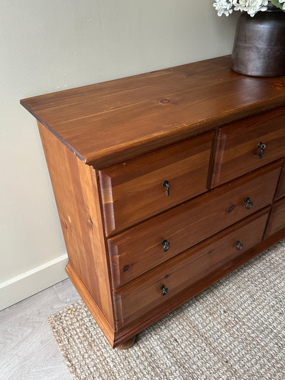 Pine dresser