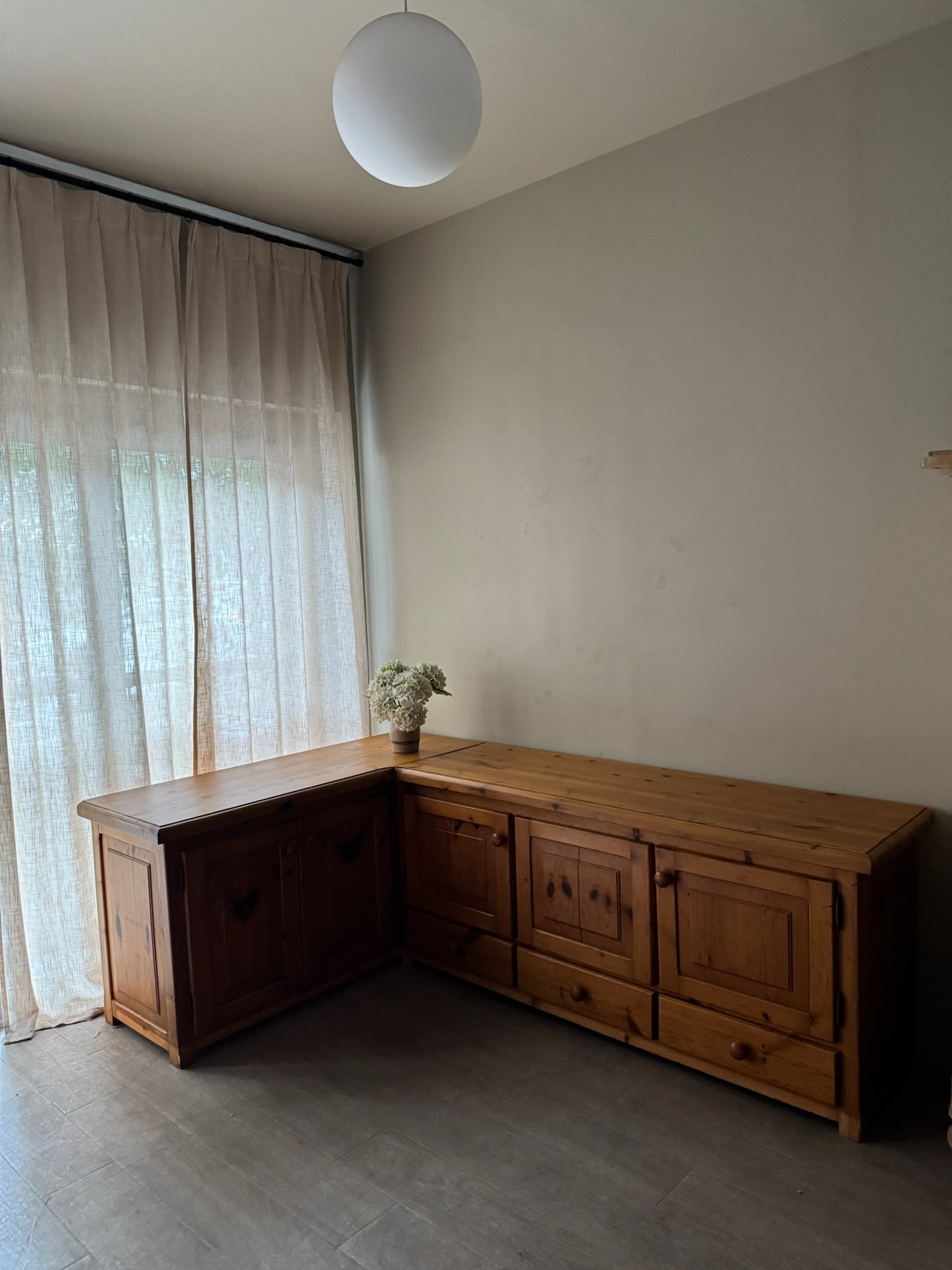 Scandinavian pine L-shaped counter